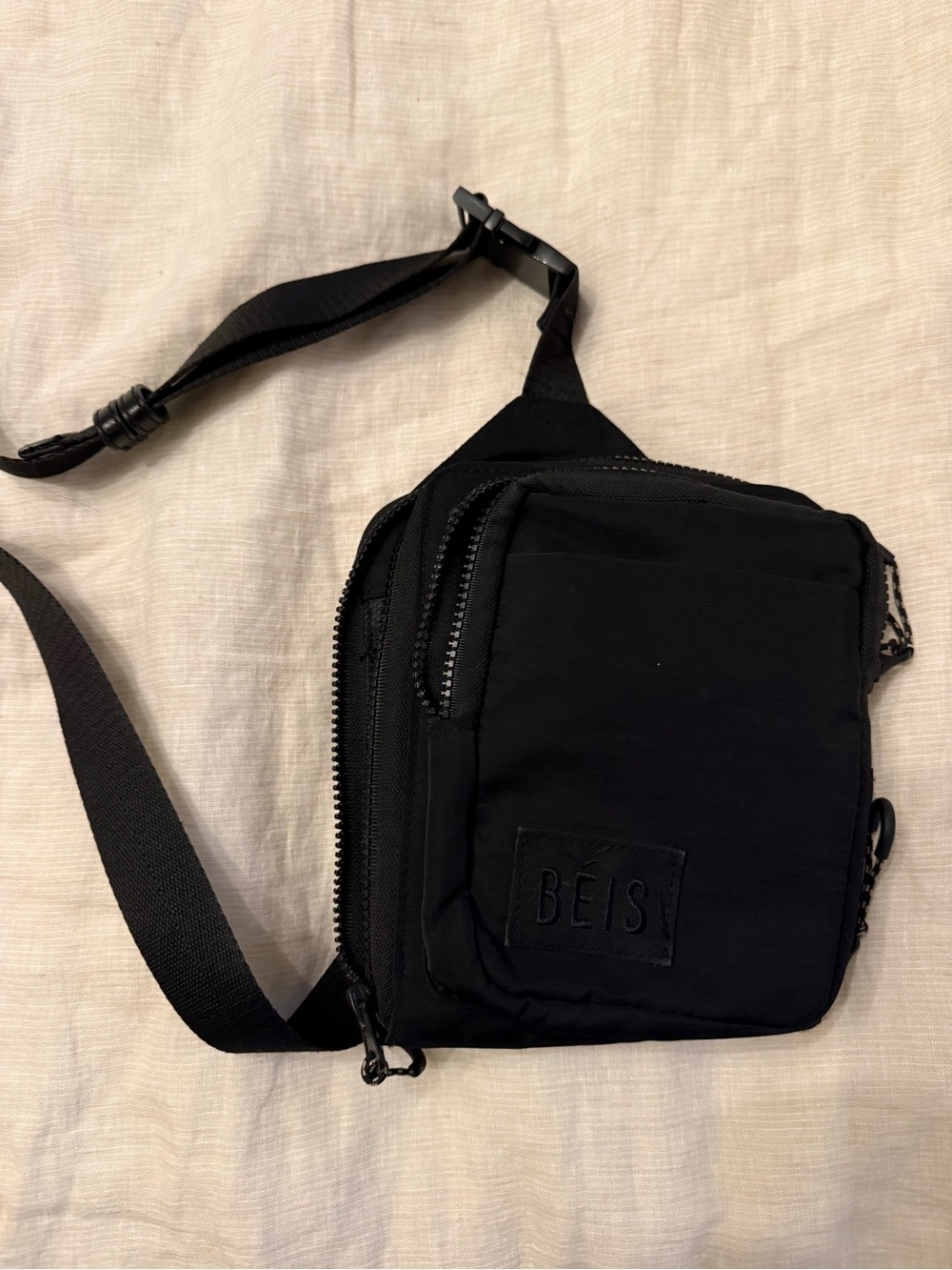 BEIS Black Crossbody Sling Bag for